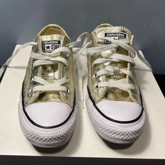 Converse Chuck Taylor in Light Gold Metallic - Unisex W Size 5, M Size 3 - Picture 2 of 6